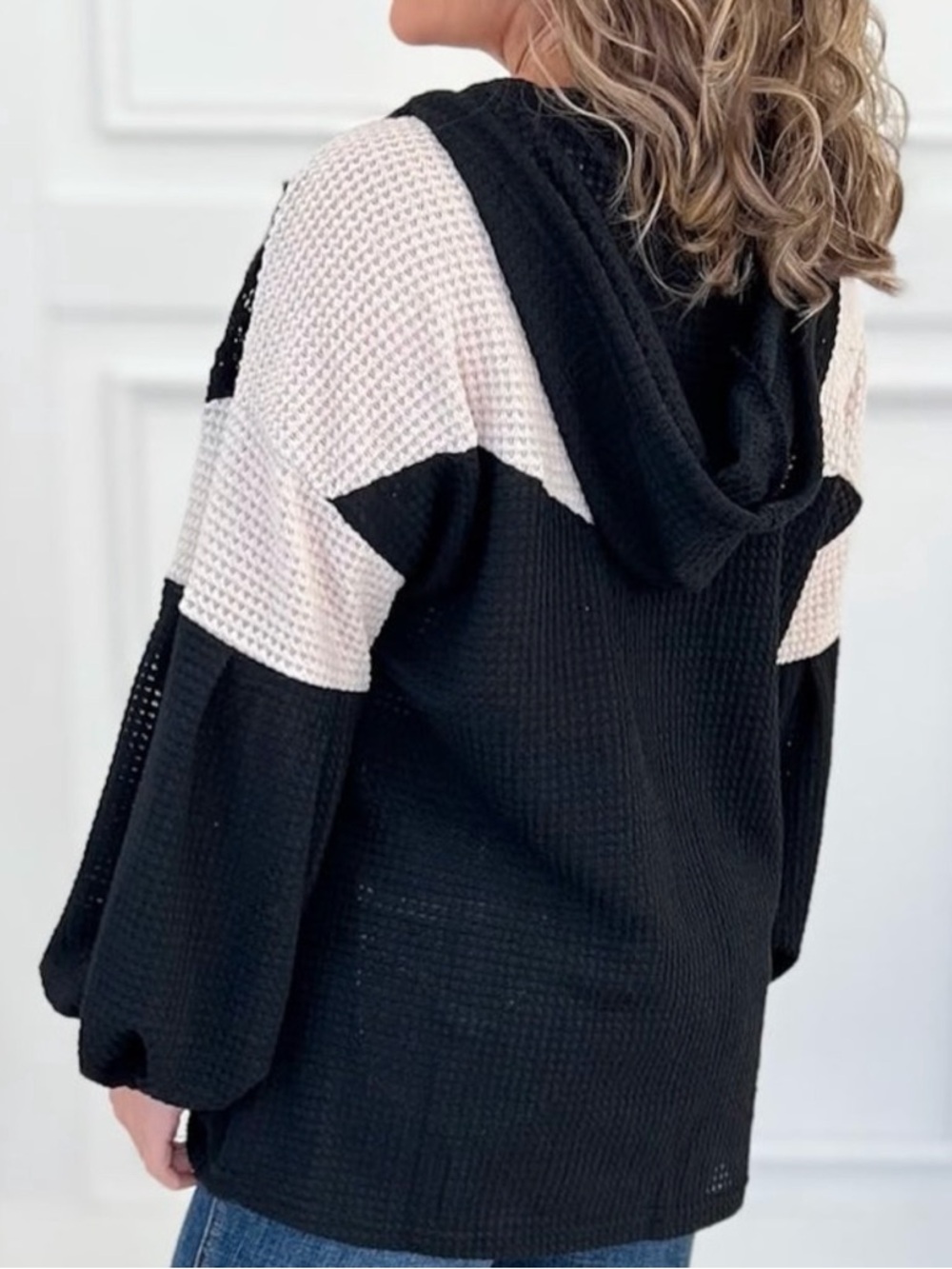 Davi & Dani 2 Pc Flower Patch Lace Crochet Black and White Hoodie V Neck SET! M! - Picture 6 of 7